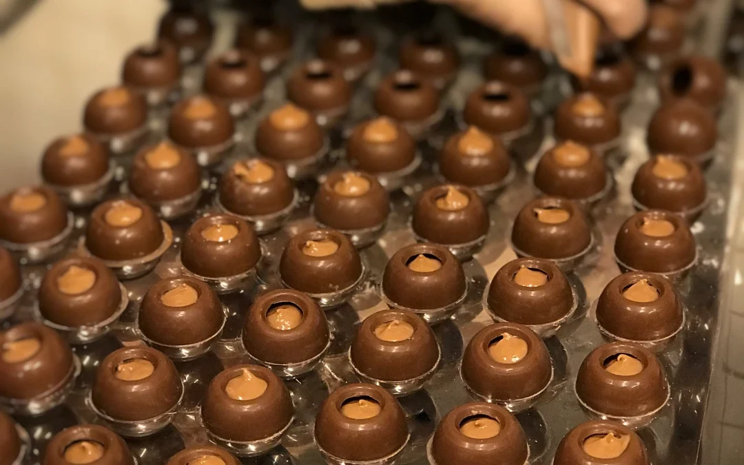 How Handmade Chocolates Add a Personal Touch to Gift Boxes